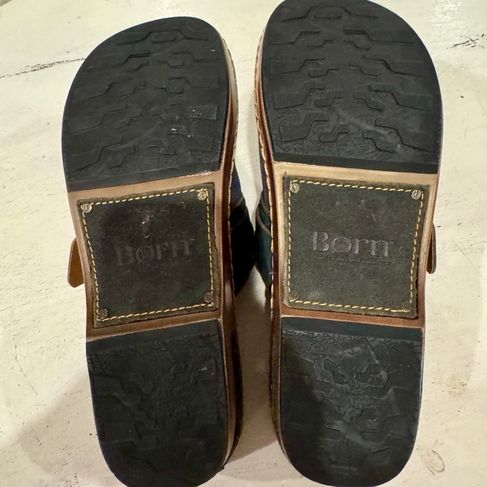 Born Clogs women’s size 8 - Picture 2 of 5